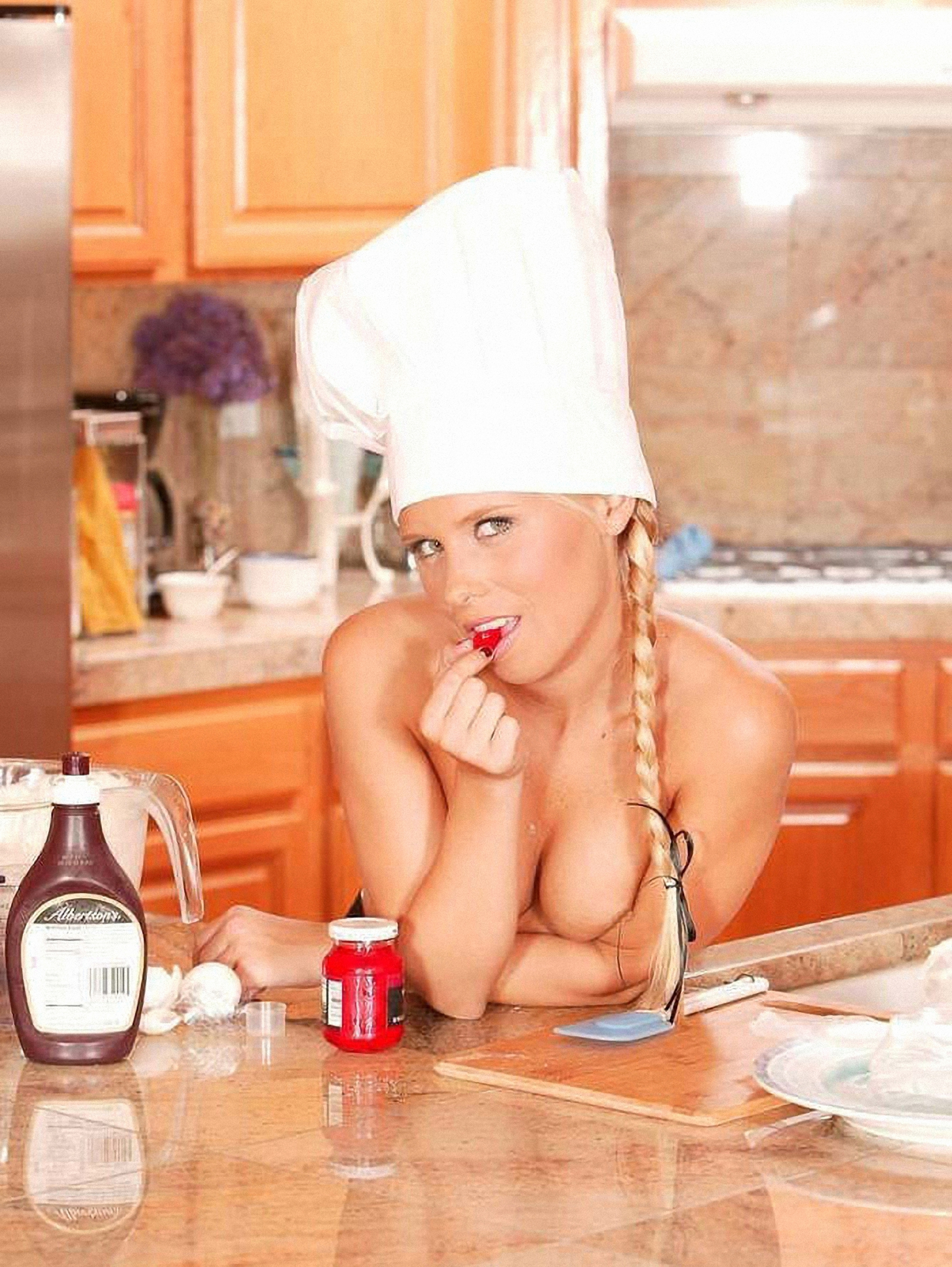 Порно Голые Девушки На Кухне
