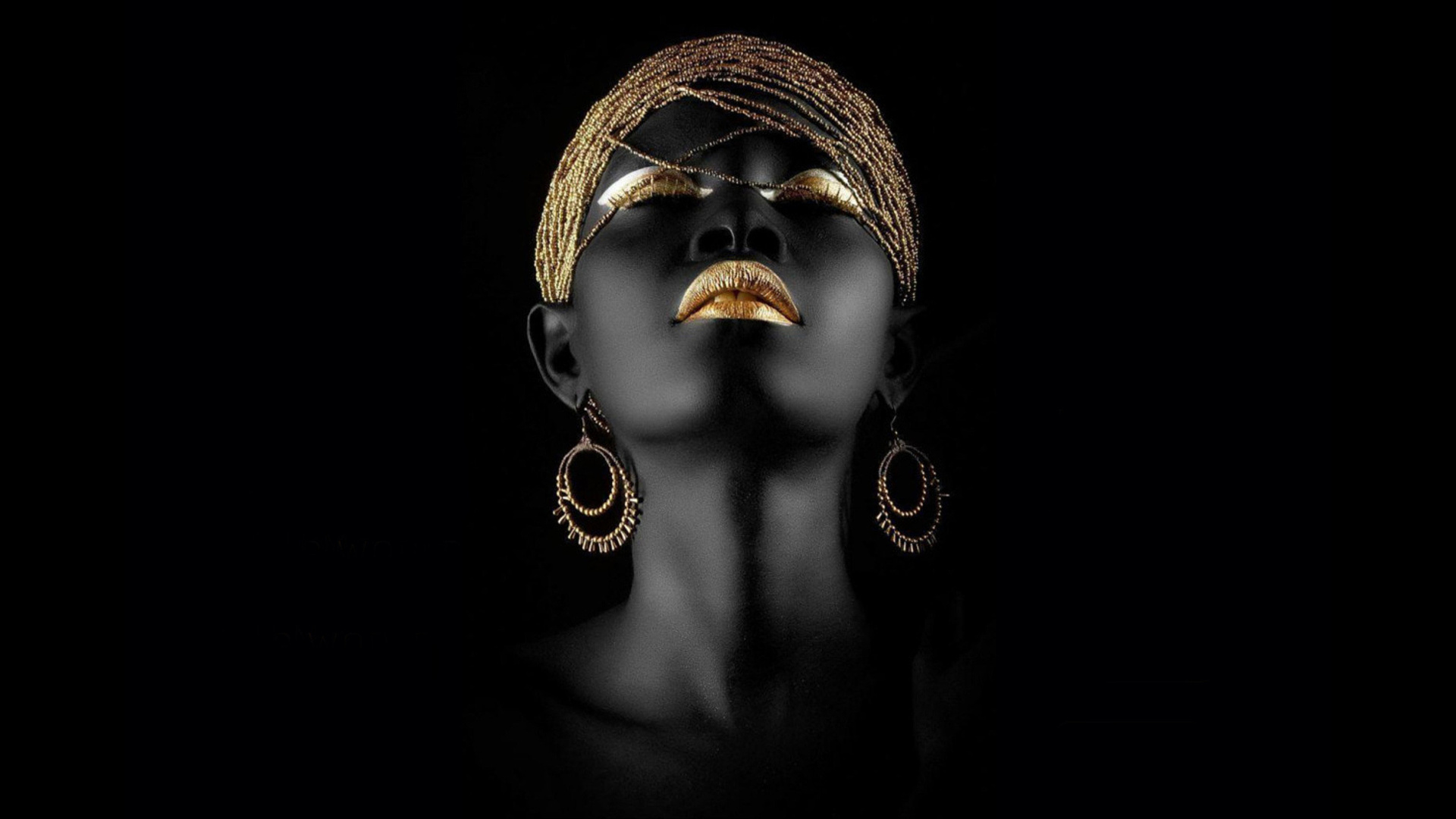 Картина африканка черное в золоте