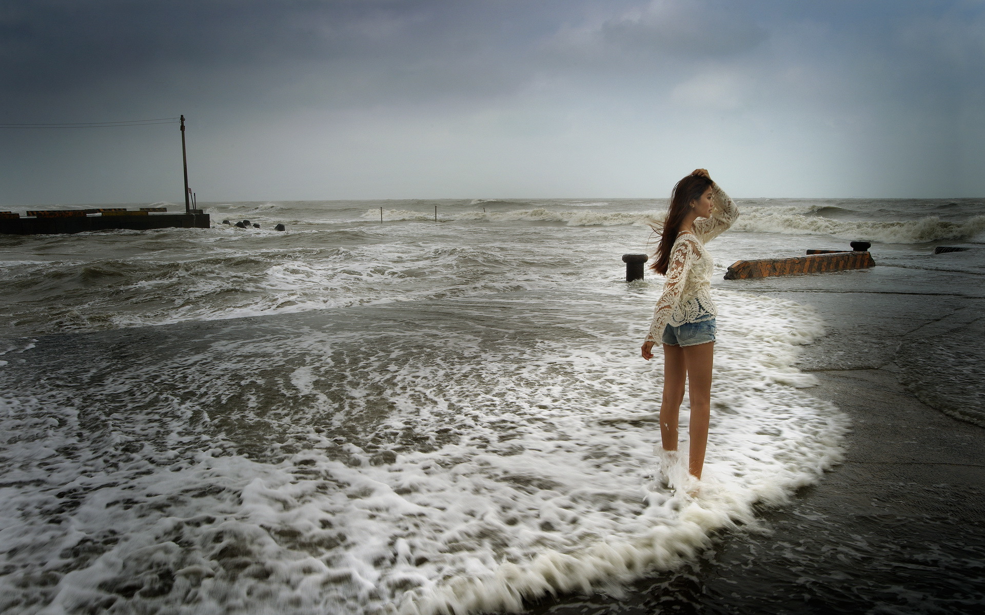 Фотосессия на море зимой девушка