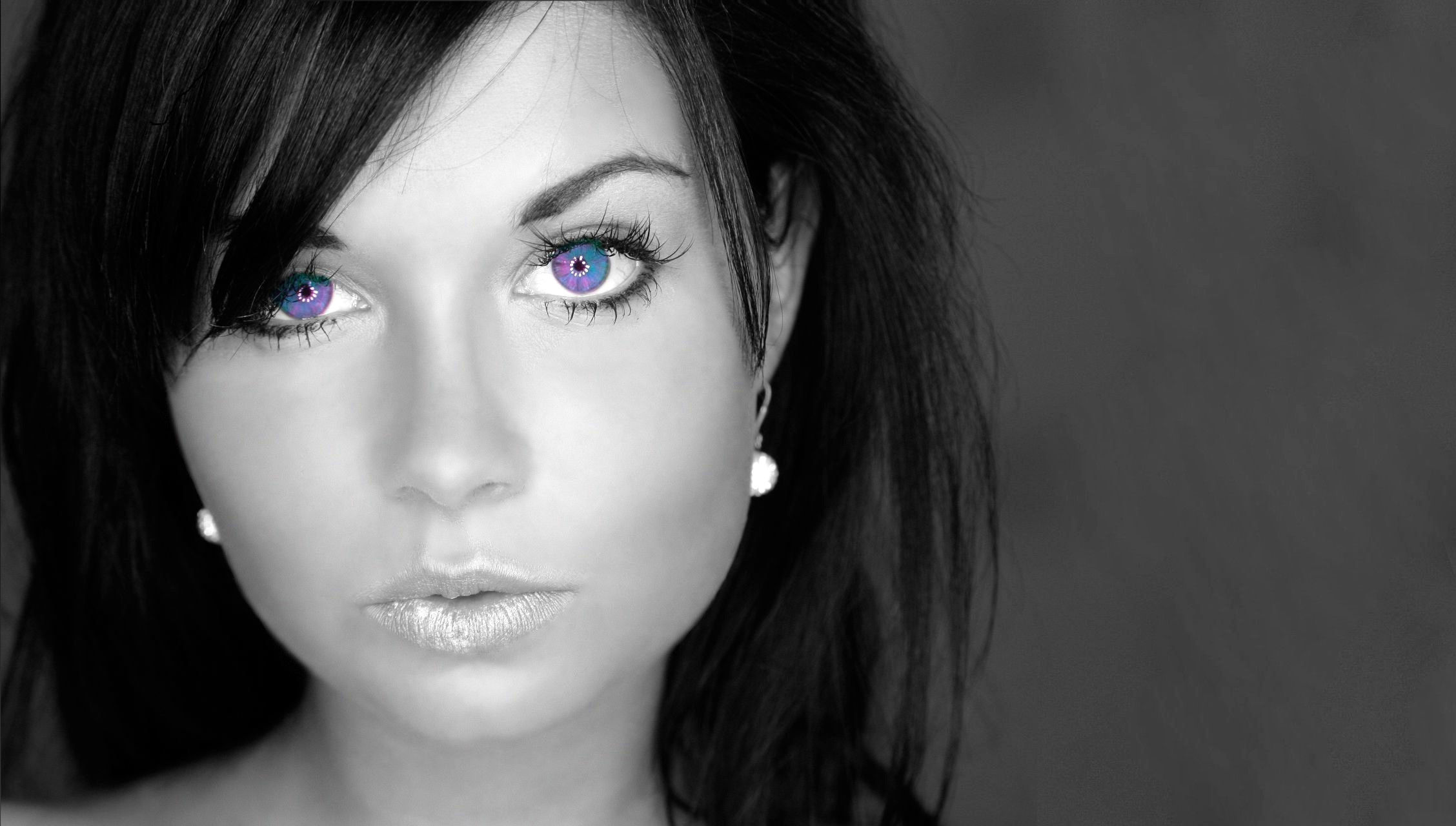 Жена голубоглазая. Красивые женские глаза. Брюнетка с голубыми глазами. Девушка с синими глазами. Зеленоглазые девушки.