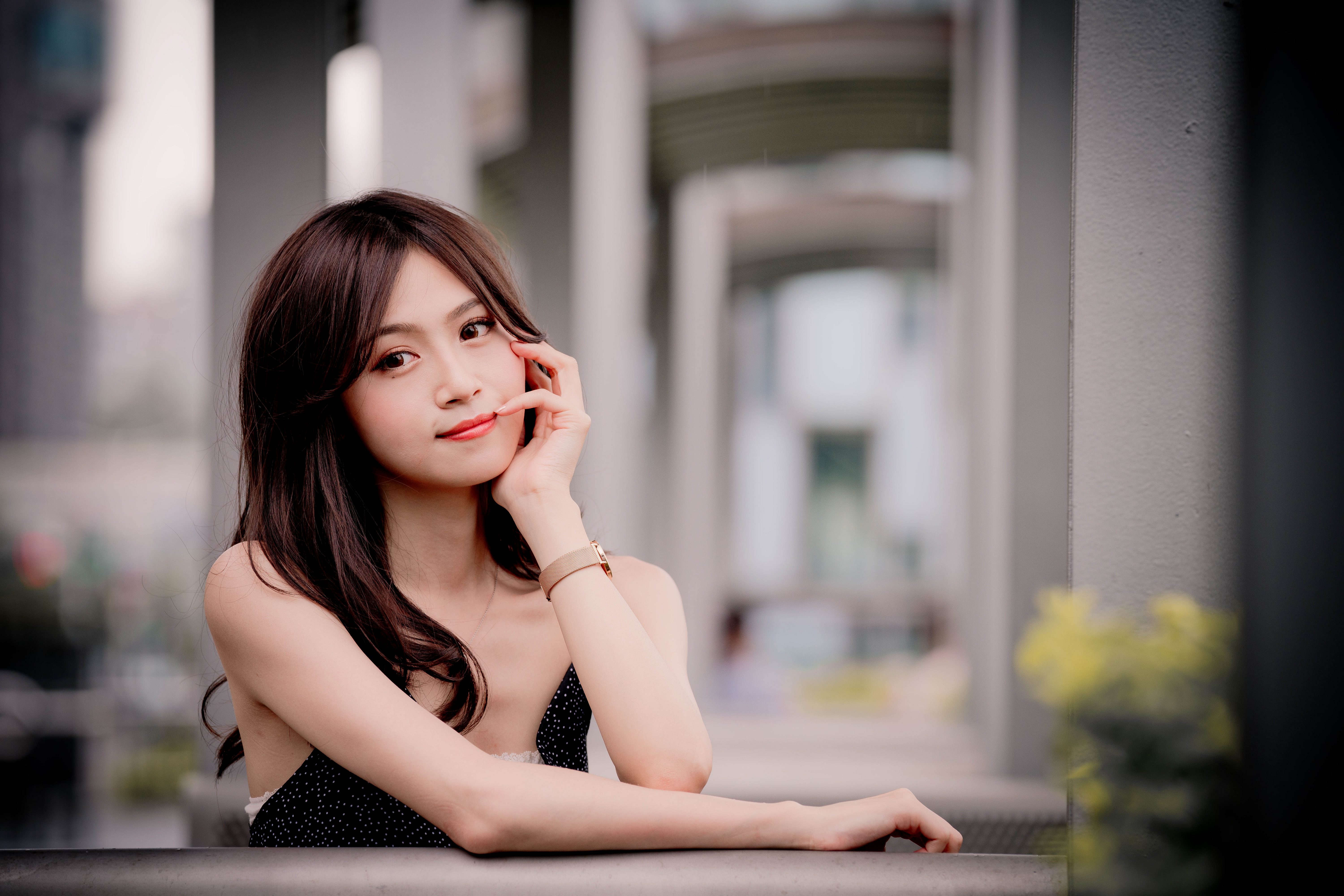 Азиатская внешность девушки