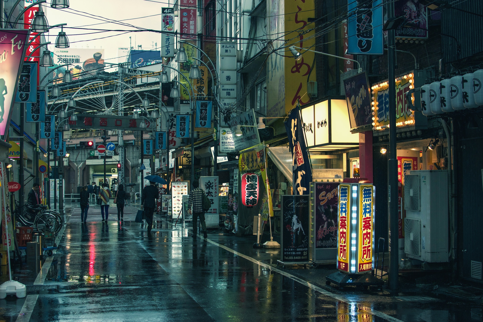 Токийские районы. Япония Токио Street. Японские улицы в Токио. Япония город Токио улицы. Япония Токио улицы анимэ.