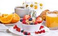 фрукты, кофе, ромашки, ягоды, завтрак, сок, круассаны