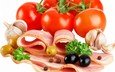 зелень, белый фон, овощи, мясо, помидоры, оливки, маслины, чеснок, специи, бекон