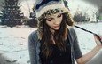 снег, елка, зима, девушка, взгляд, лицо, кофта, шапка, красивая