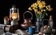 цветы, фонарь, кружка, посуда, яйца, нарциссы, медь, натюрморт