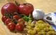 помидор, чеснок, макароны, базилик