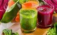 зелень, овощи, стаканы, морковь, сок, смузи, свекла