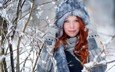 деревья, снег, зима, девушка, ветки, взгляд, модель, лицо, шапка, мех, свитер, рыжеволосая, волнистые волосы