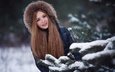 снег, елка, хвоя, зима, девушка, улыбка, ветки, взгляд, лицо, длинные волосы