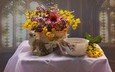 цветы, кошка, статуэтка, букет, чашка, чай, посуда, салфетка, композиция