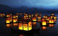 свет, огни, вода, свечи, отражение, огоньки, фонарики, огни на воде, бумажные, японские фонарики