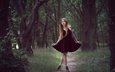 деревья, лес, девушка, платье, поза, ножки, длинные волосы, julia wendt
