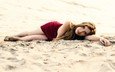 девушка, платье, поза, песок, пляж, взгляд, ножки, волосы, лицо, отдых, пески