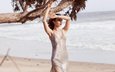 море, платье, поза, песок, пляж, модель, актриса, лили коллинз, серебряное платье