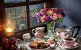 цветы, розы, лампа, дождь, букет, окно, чай, сахар, выпечка, пирог, натюрморт
