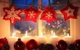 свечи, новый год, снежинки, звезды, шарики, окно, рождество, шишки, гирлянда
