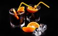 черный фон, апельсин, коктейль, напитки, дольки, стаканы, ром, трубочки, кола, кубики льда