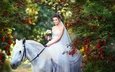 цветы, лошадь, девушка, настроение, парк, платье, улыбка, белый, букет, белое, конь, невеста, рябина, свадебное