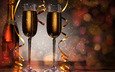 новый год, искорки, бутылка, бокалы, праздник, шампанское, боке, блики света, пузырьки воздуха, блеск стекла, золотой серпантин