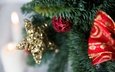 новый год, елка, хвоя, зима, звезда, красный, блеск, шарик, праздник, рождество, елочные игрушки, елочные украшения, бант, боке, новогодние украшения, новогодние декорации