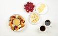 малина, ягода, фрукты, кофе, стол, мед, тарелка, чашки, бананы, вафли, блюдца, чернослив