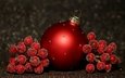 новый год, зима, красный, шар, темный фон, ягоды, шарик, плоды, праздник, рождество, сахар
