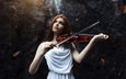 девушка, скрипка, белое платье, музыкальный инструмент, смычок