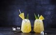 коктейль • стаканы • напиток • ананас • дольки • колотый лёд • ананасовый