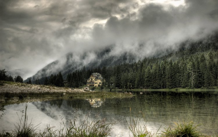 горы, лес, домик, облачность, mountains, forest, house, cloud