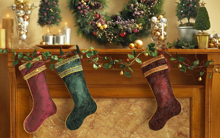 свечи, шары, украшения, камин, носки, праздник, рождество, candles, balls, decoration, fireplace, socks, holiday, christmas