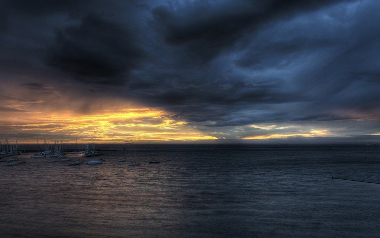 облака, мрак, море, лодки, clouds, the darkness, sea, boats