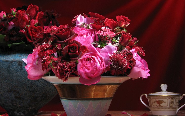 цветы, композиция, розы, гвоздики, лепестки, красные, букет, розовые, ваза, натюрморт, flowers, composition, roses, clove, petals, red, bouquet, pink, vase, still life
