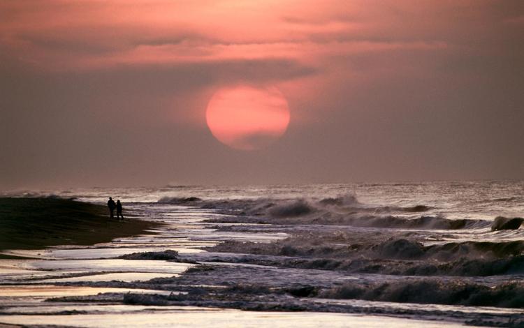 волны, закат, море, прогулка, прибой, двое, wave, sunset, sea, walk, surf, two