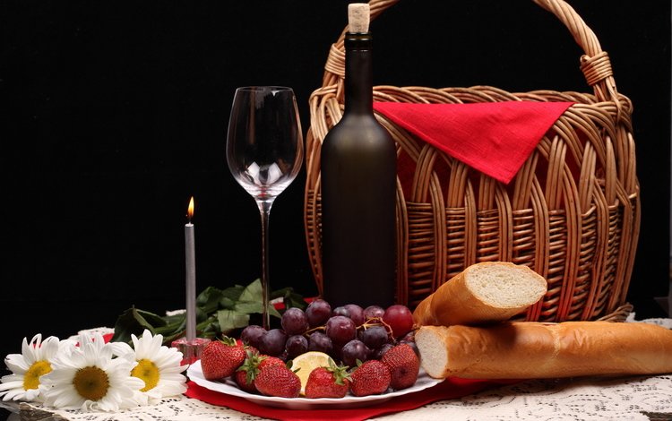 виноград, клубника, хлеб, ягоды, бутылка, фужер, grapes, strawberry, bread, berries, bottle, glass