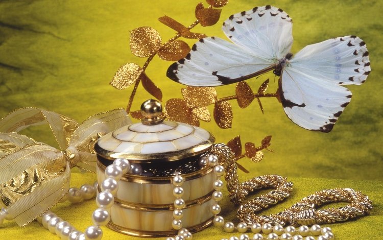 украшения, бабочка, бусы, жемчуг, бижутерия, шкатулка, ювелирные изделия, decoration, butterfly, beads, pearl, jewelry, box