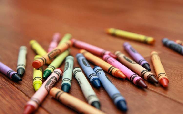 макро, разноцветные, карандаши, стол, цветные карандаши, фломастеры, macro, colorful, pencils, table, colored pencils, markers