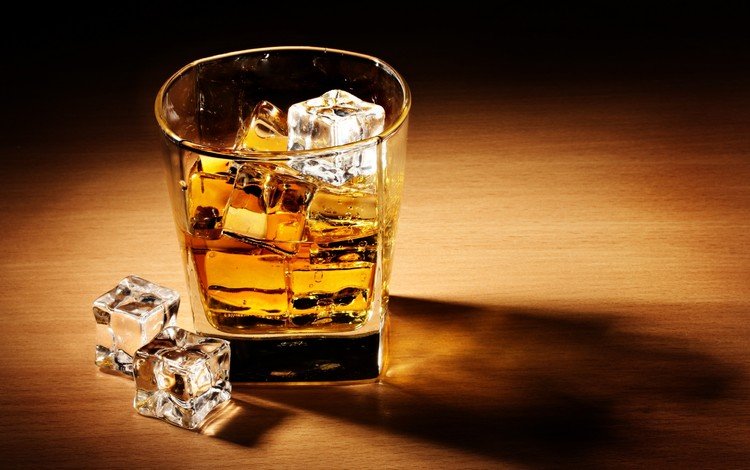 напиток, лёд, стол, тень, кубики, бокал, алкоголь, виски, drink, ice, table, shadow, cubes, glass, alcohol, whiskey
