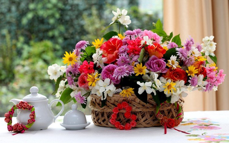 цветы, букет, окно, корзинка, korzinka, rozy, buket, chaj, kompoziciya, geran, zhasmin, flowers, bouquet, window, basket