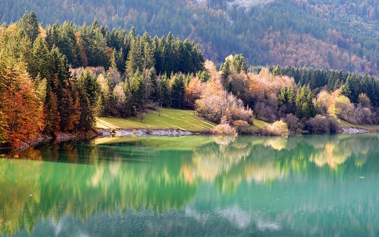 деревья, озеро, горы, природа, берег, лес, отражение, осень, trees, lake, mountains, nature, shore, forest, reflection, autumn