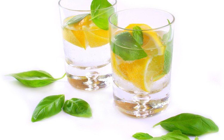 лимон, напитки, дольки, стаканы, водка, листики белый фон, lemon, drinks, slices, glasses, vodka, leaves white background