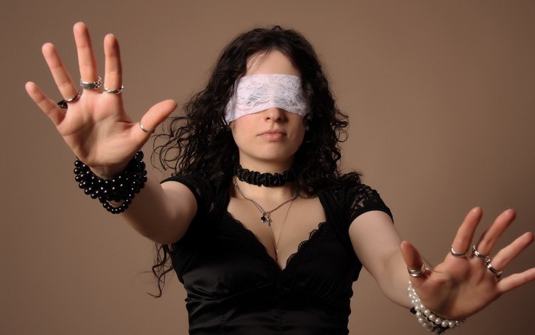 руки, повязка, завязанные глаза, hands, headband, blindfold