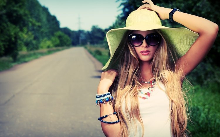 дорога, фото, блондинка, очки, шляпа, бижутерия, солнцезащитные очки, road, photo, blonde, glasses, hat, jewelry, sunglasses