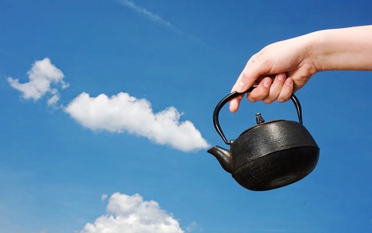 небо, облака, рука, чайник, the sky, clouds, hand, kettle