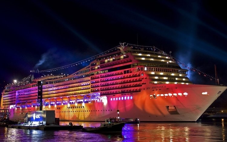 большой и яркий круизный лайнер msc magnifica, large and bright cruise ship msc magnifica