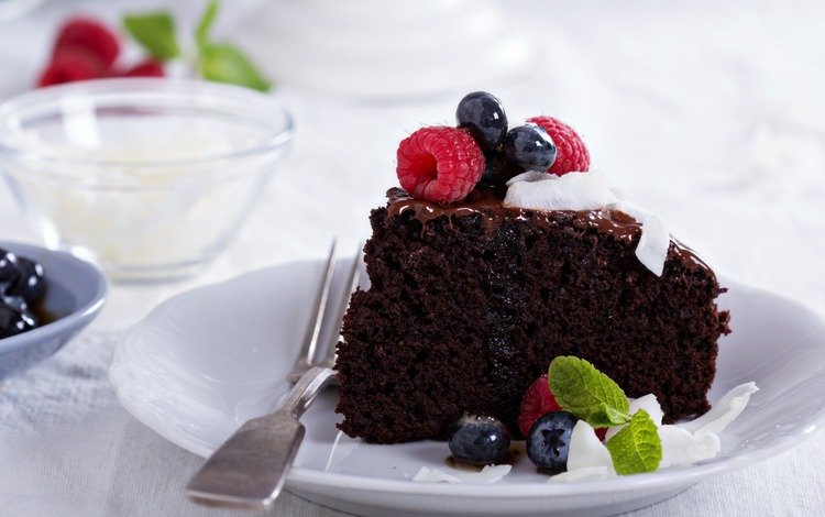 выпечка, вегетарианский шоколадный торт с ягодами и ко, vegan chocolate cake with berries and coconut, pastries, cakes, vegetarian chocolate cake with berries and co