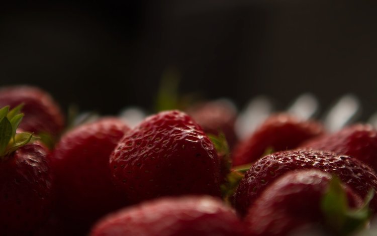 ягода, клубника, размытость, черный фон, berry, strawberry, blur, black background