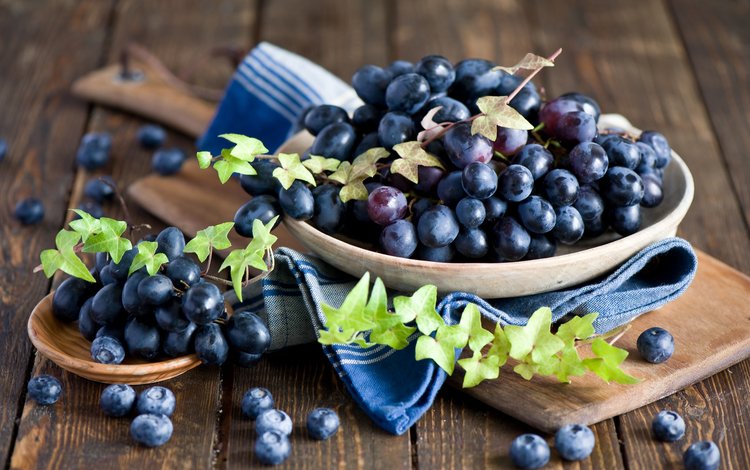 виноград, доска, черника, натюрморт, grapes, board, blueberries, still life