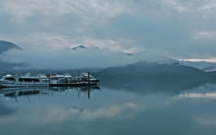 горы, туман, лодки, залив, mountains, fog, boats, bay