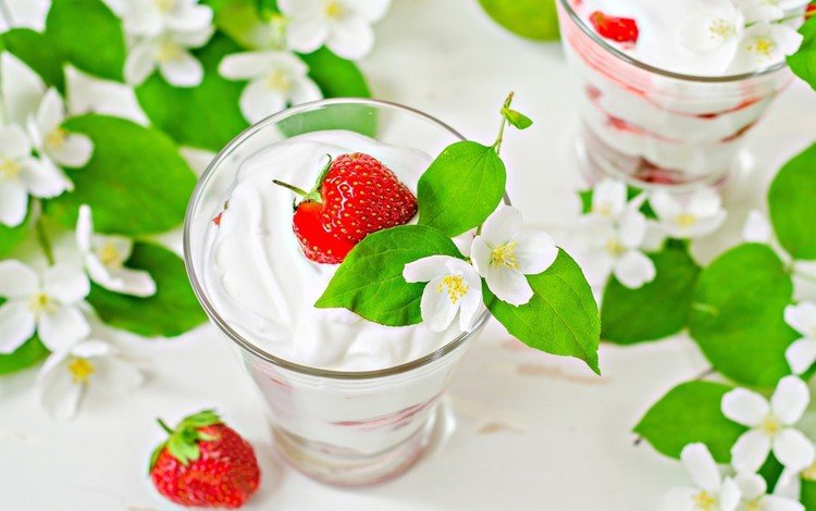 цветы, клубника, белые, десерт, жасмин, йогурт, flowers, strawberry, white, dessert, jasmine, yogurt